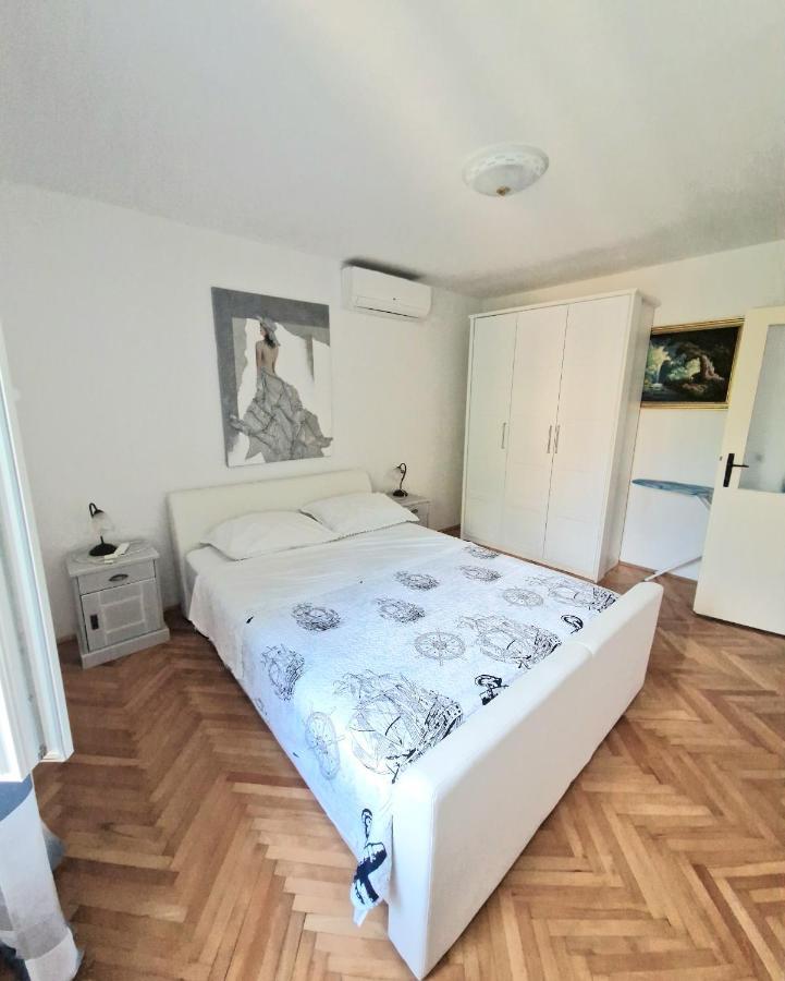 Apartman Perina Трогир Экстерьер фото